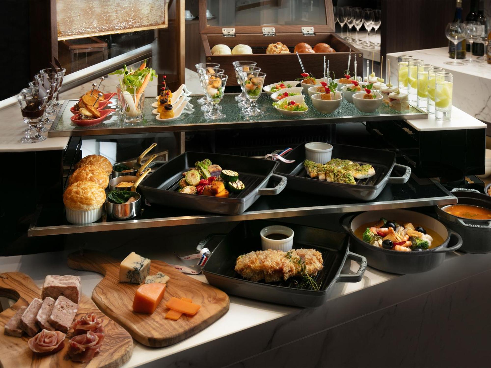 나고야 칸코 호텔 나고야 시 외부 사진 A buffet at a restaurant