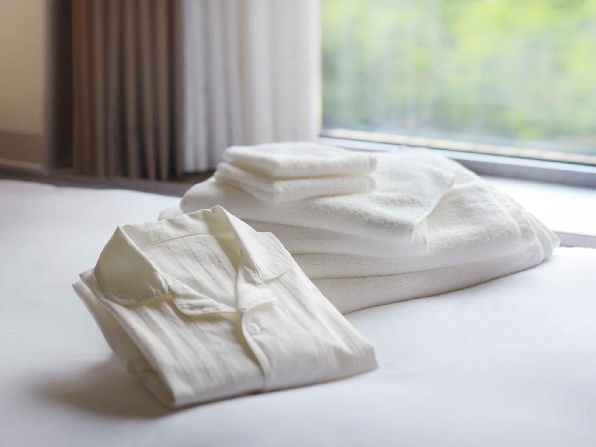 나고야 칸코 호텔 나고야 시 외부 사진 A folded bathrobe